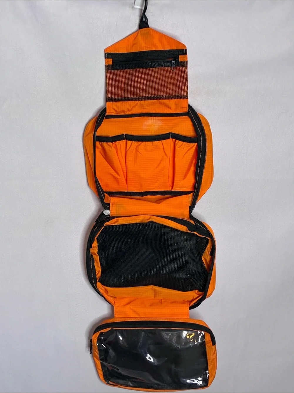 🐼 3/$25 GUC Hanging Travel Toiletry Bag - Orange